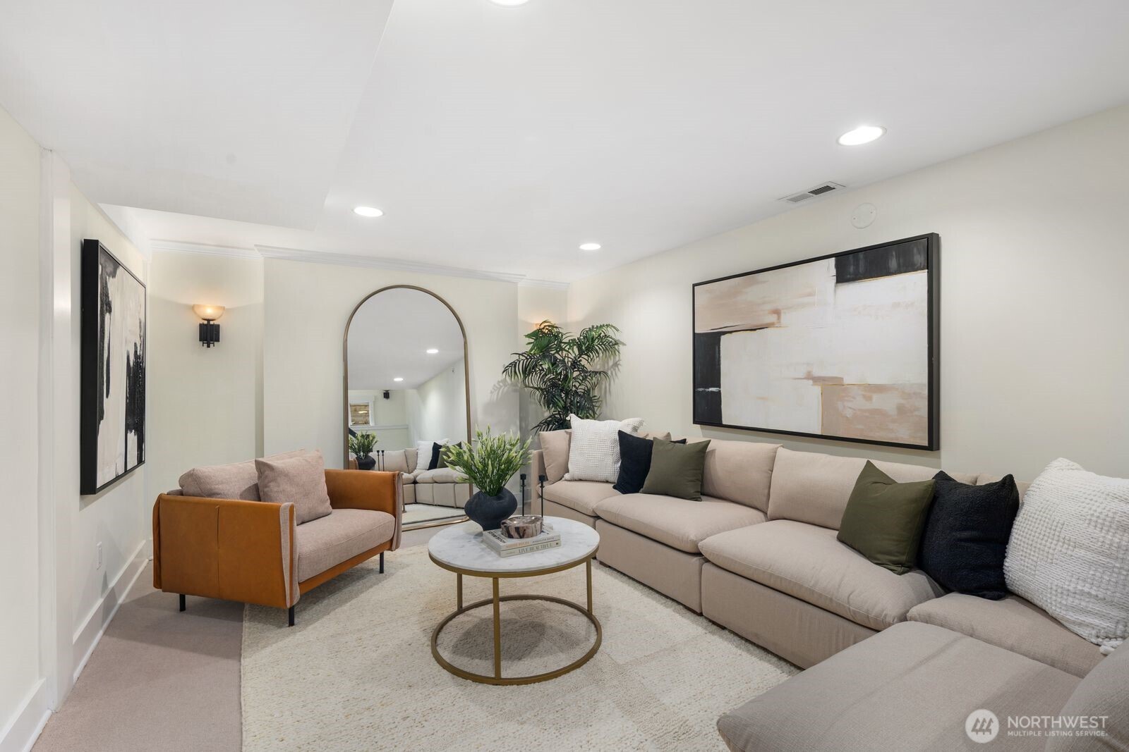 2556 10th Avenue W, Seattle, WA 98119