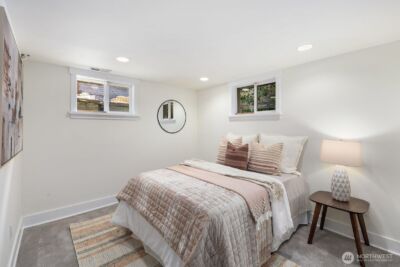 2556 10th Avenue W, Seattle, WA 98119 - Photo 27