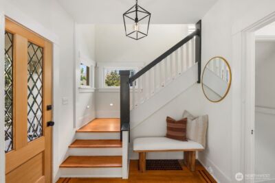 2556 10th Avenue W, Seattle, WA 98119 - Photo 4