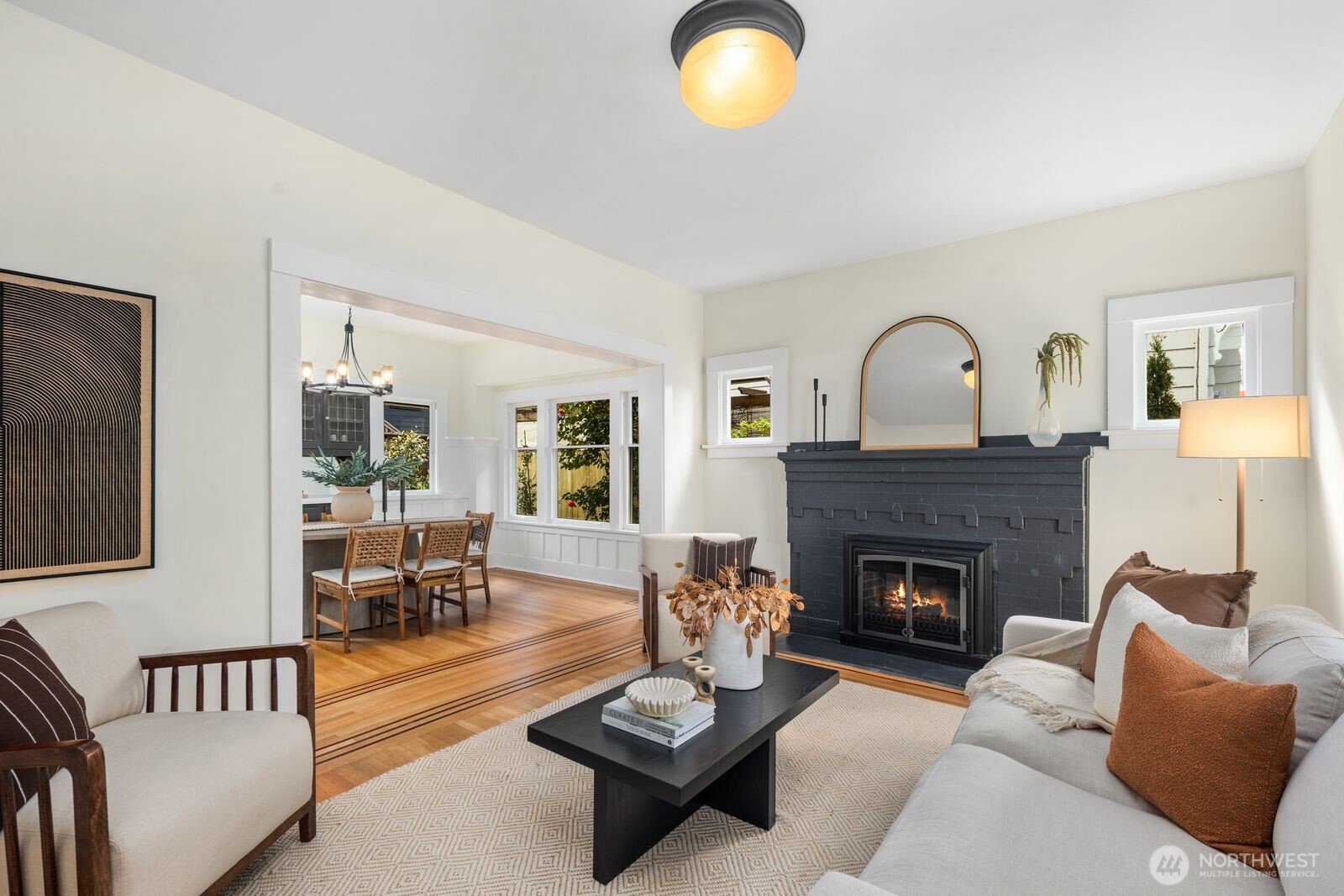 2556 10th Avenue W, Seattle, WA 98119