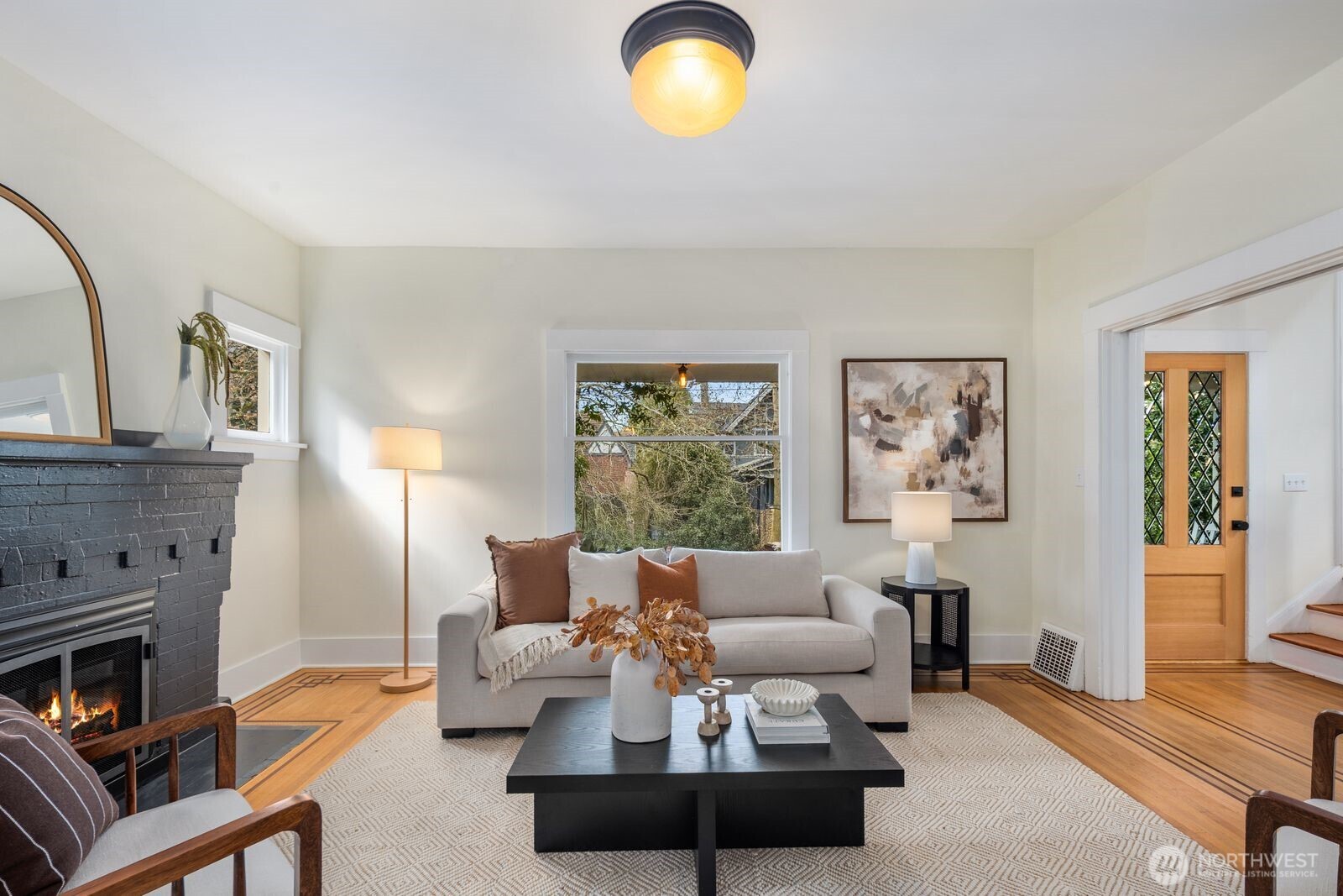 2556 10th Avenue W, Seattle, WA 98119