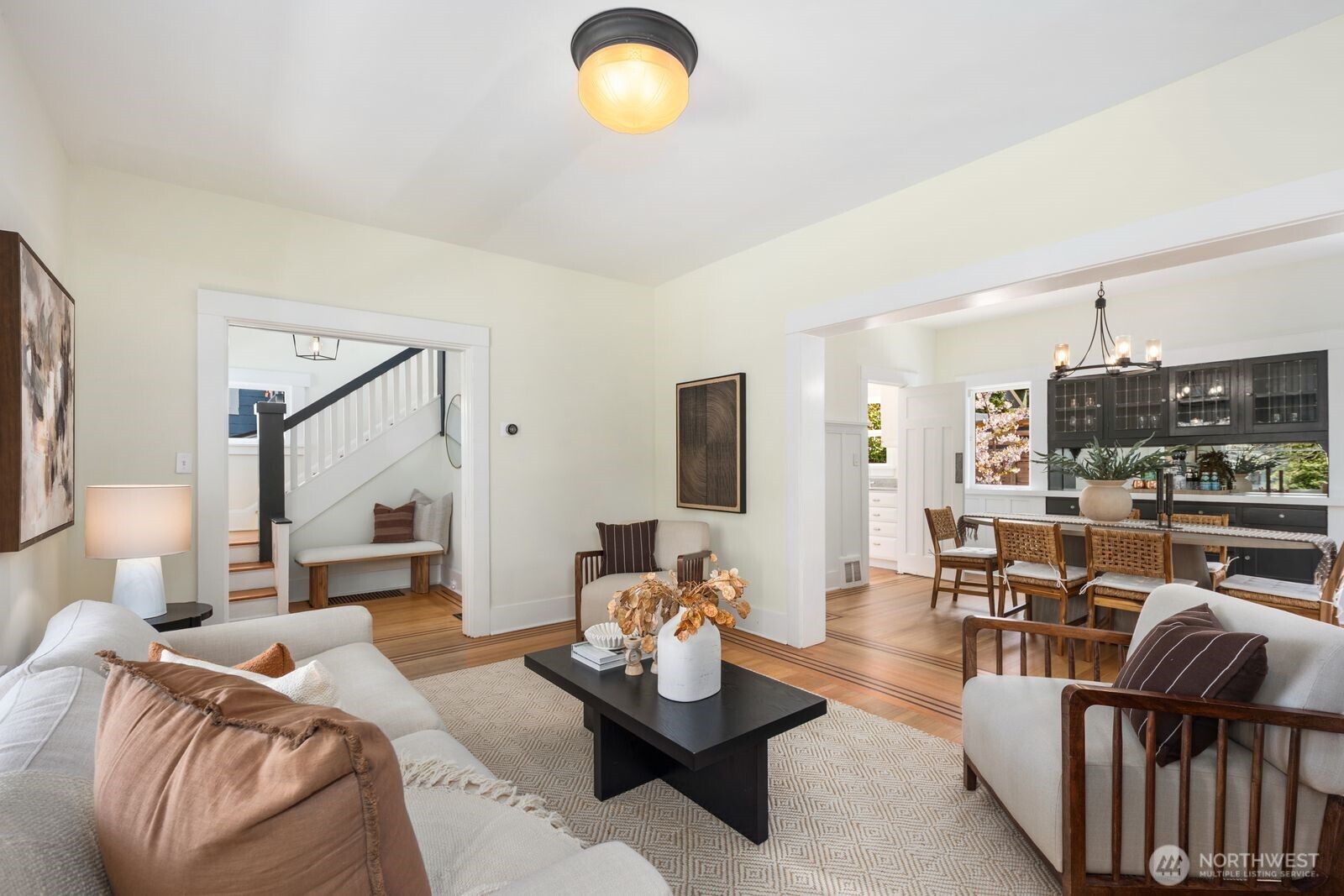 2556 10th Avenue W, Seattle, WA 98119