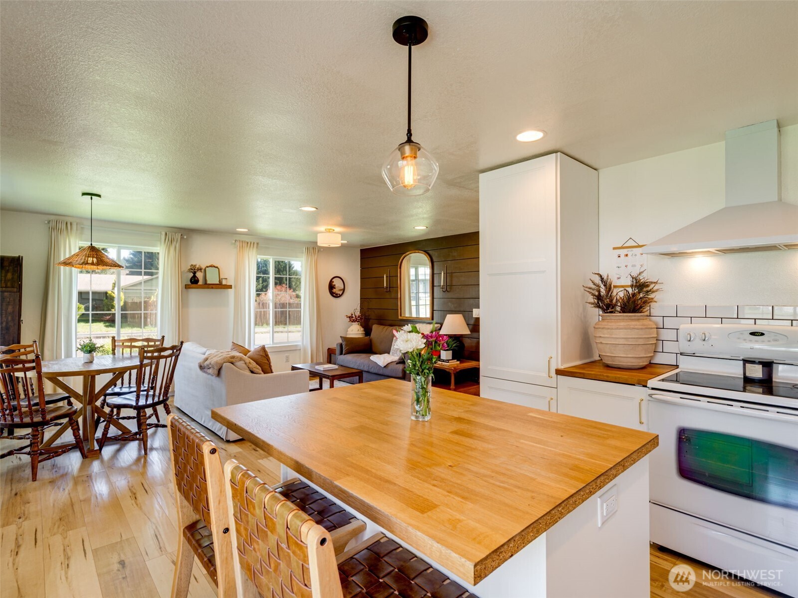 307 E Farrer Street , Yacolt, WA 98675