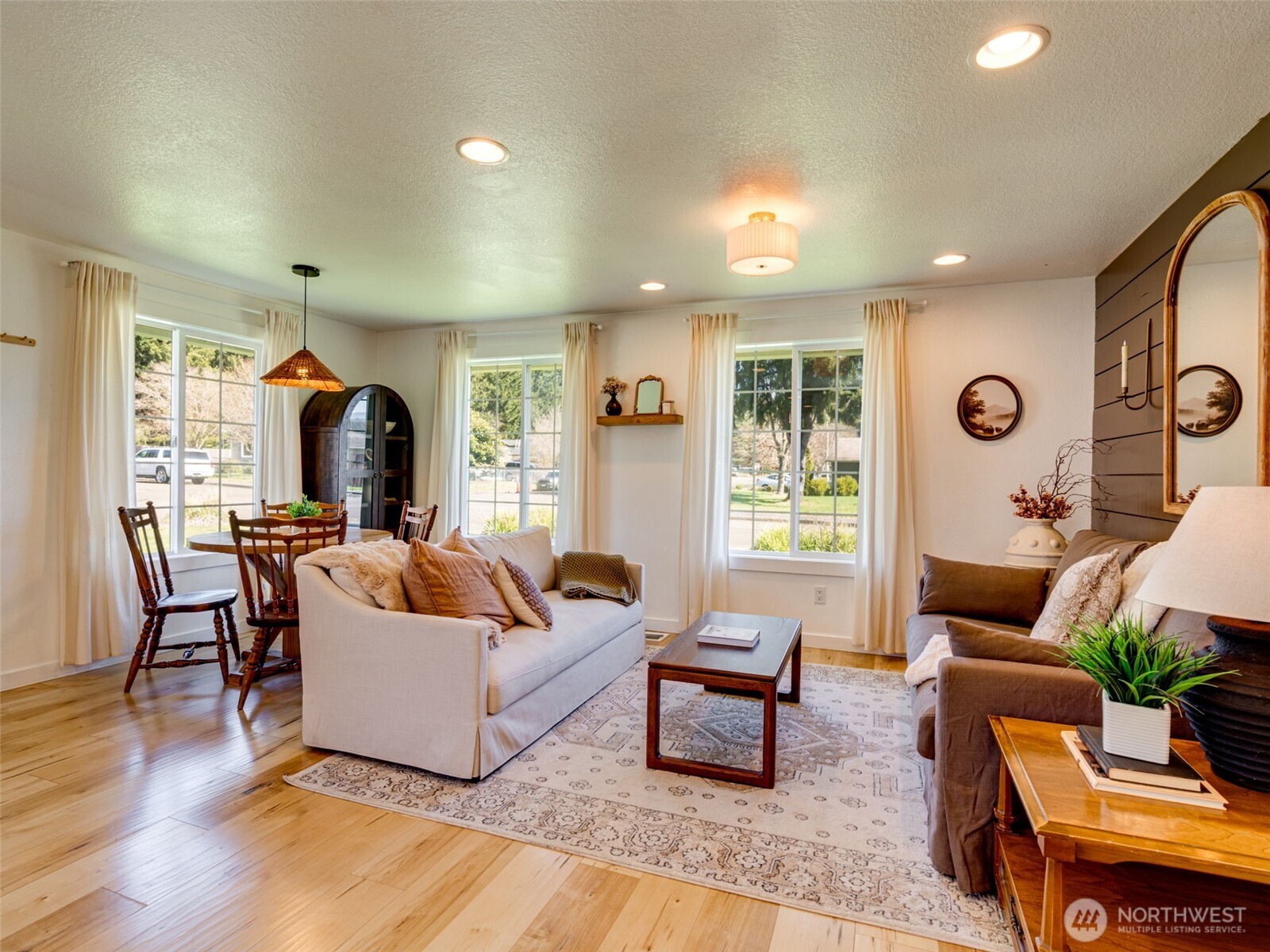 307 E Farrer Street , Yacolt, WA 98675