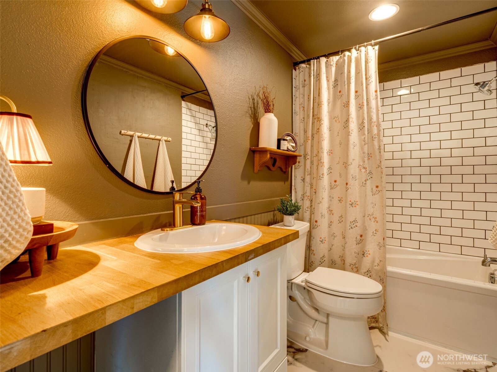 307 E Farrer Street , Yacolt, WA 98675