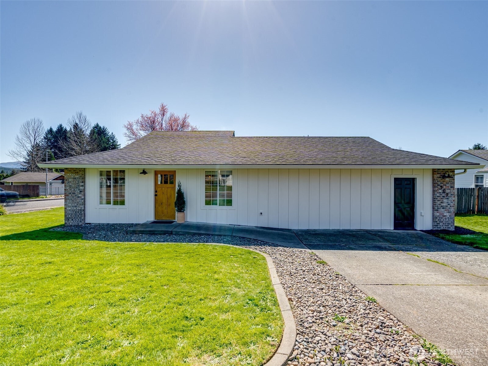 307 E Farrer Street , Yacolt, WA 98675