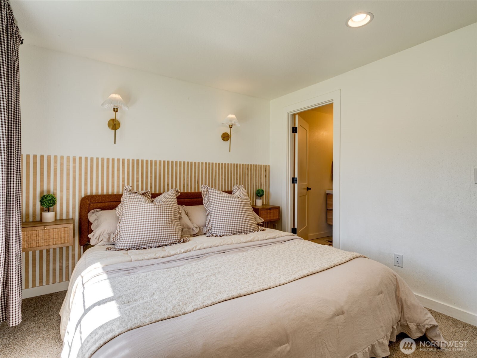 307 E Farrer Street , Yacolt, WA 98675