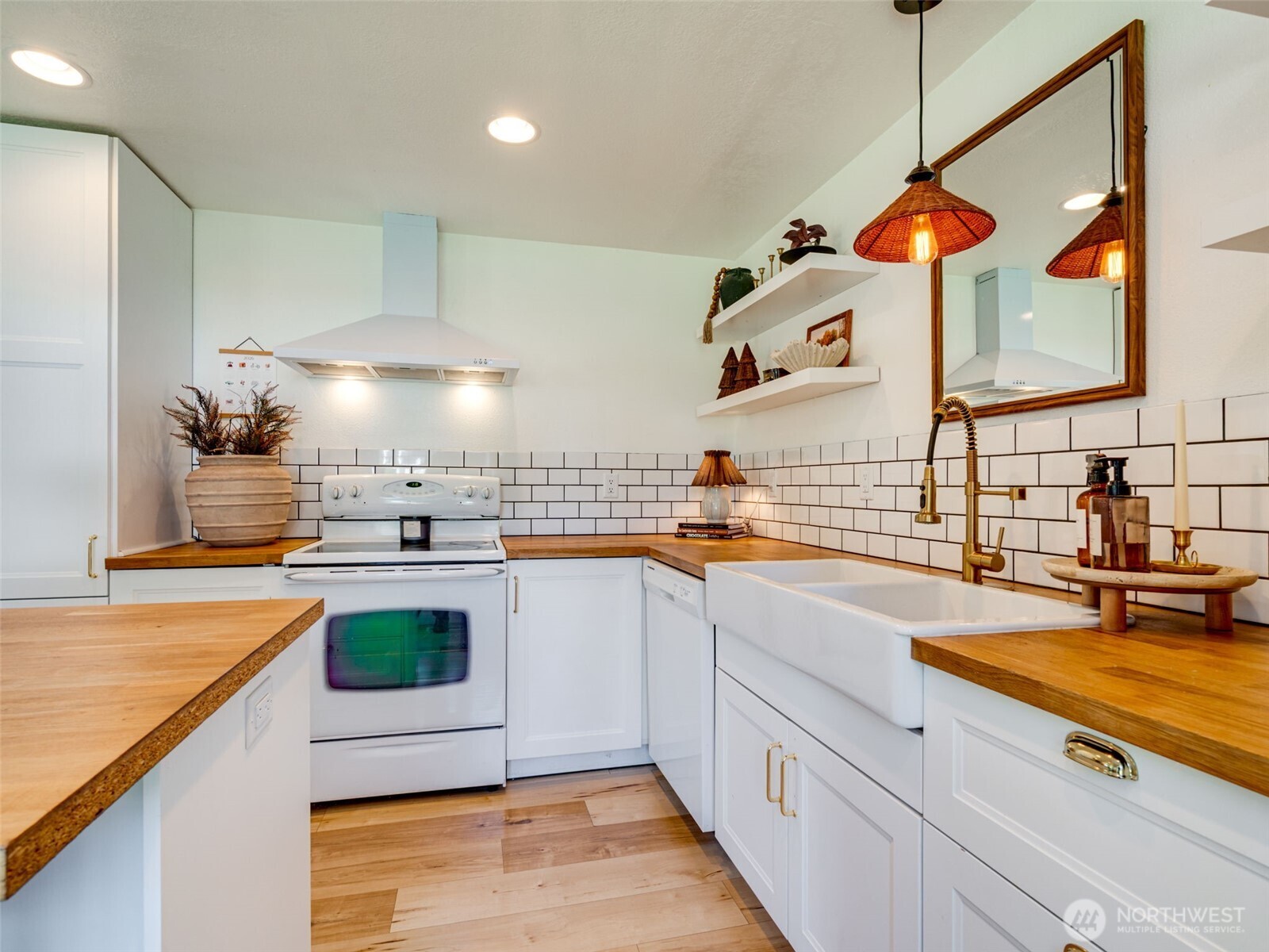 307 E Farrer Street , Yacolt, WA 98675