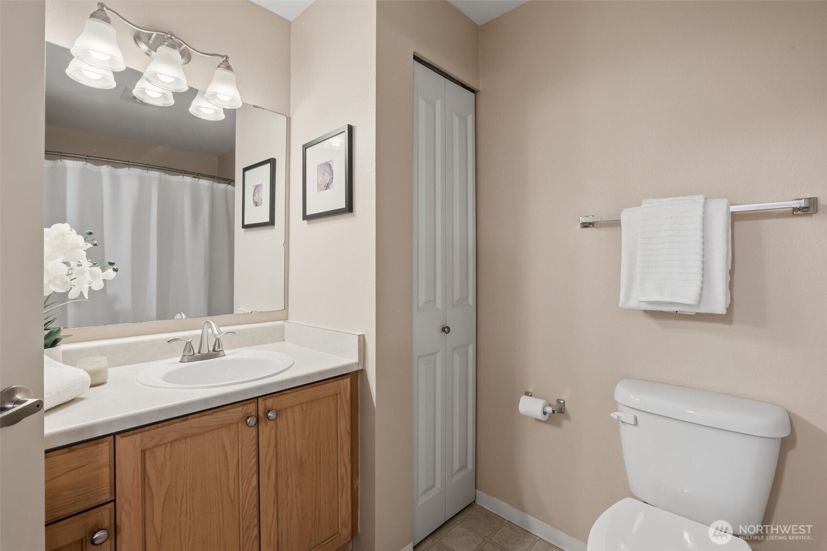 7711 NE 175th Street #C103, Kenmore, WA 98028