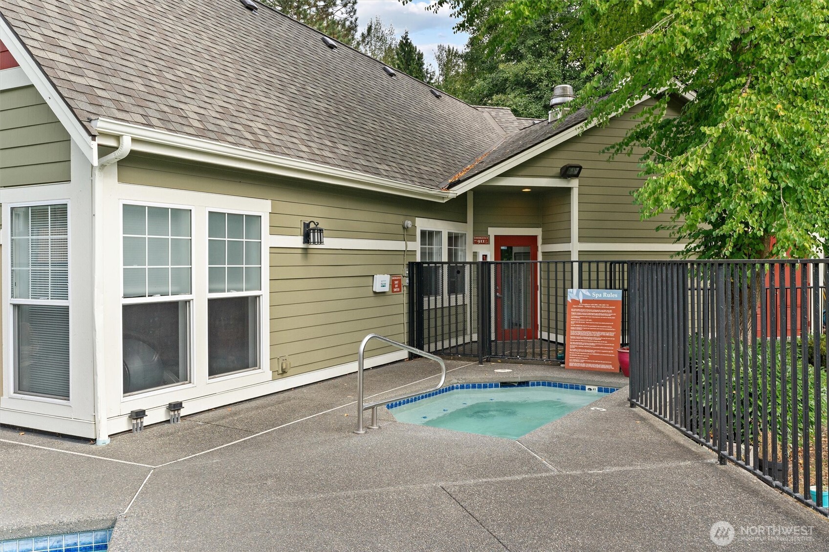 7711 NE 175th Street #C103, Kenmore, WA 98028