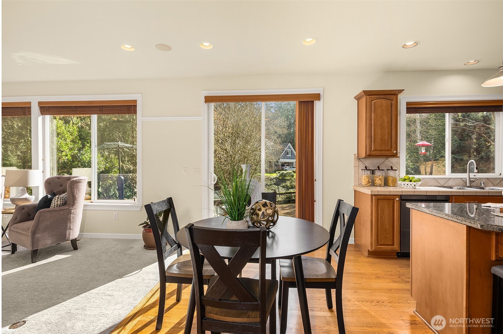 24823 SE 22nd Court , Sammamish, WA 98075