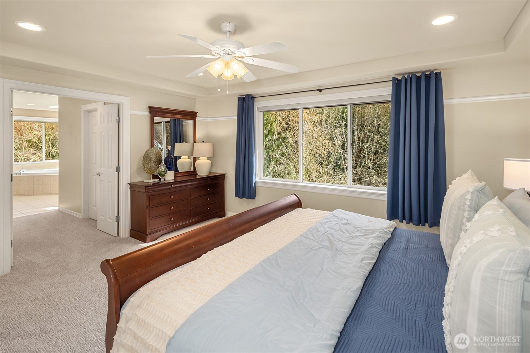 24823 SE 22nd Court , Sammamish, WA 98075
