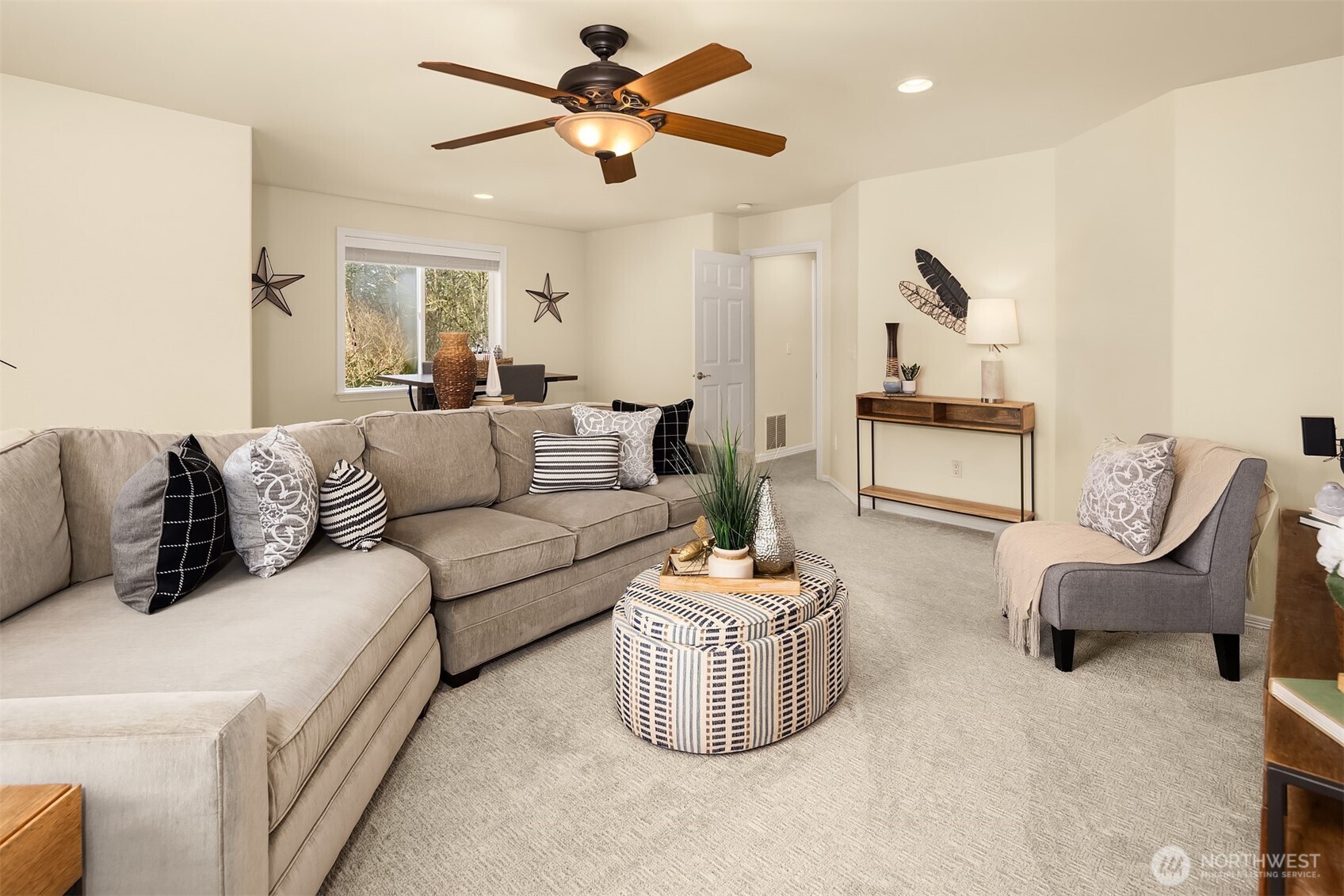 24823 SE 22nd Court , Sammamish, WA 98075