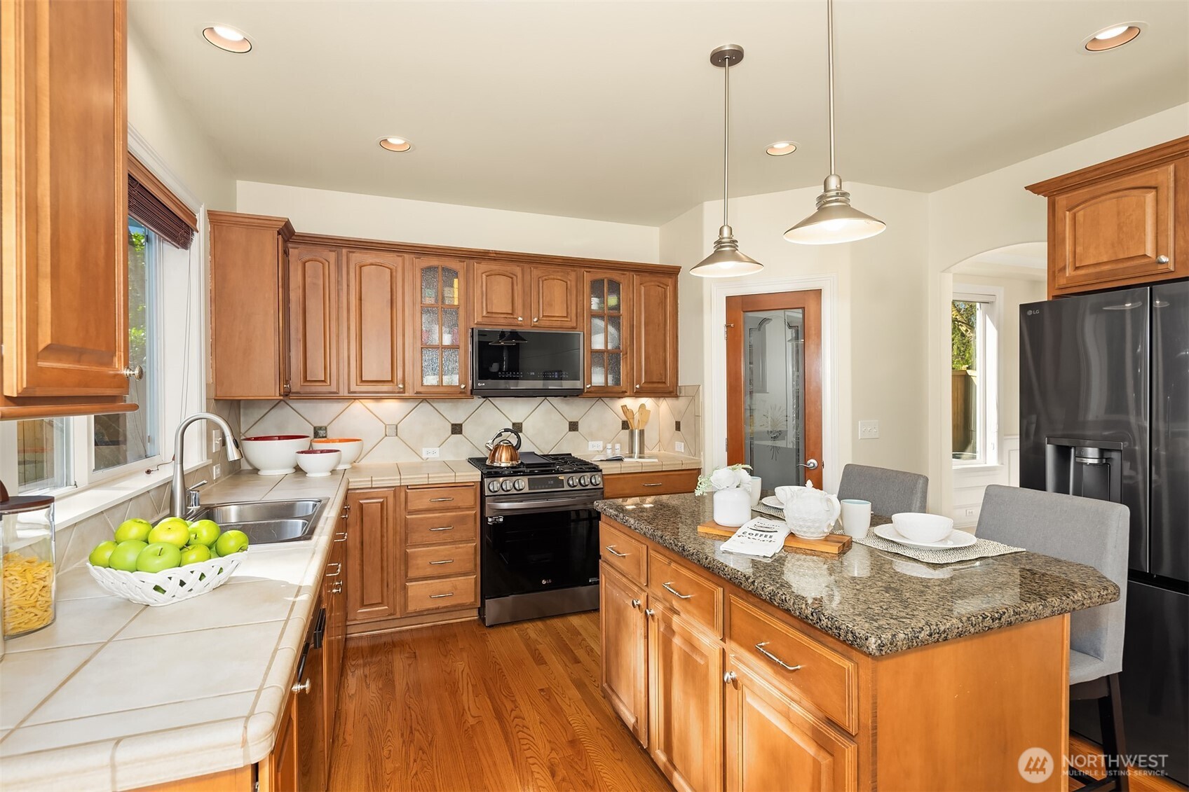 24823 SE 22nd Court , Sammamish, WA 98075