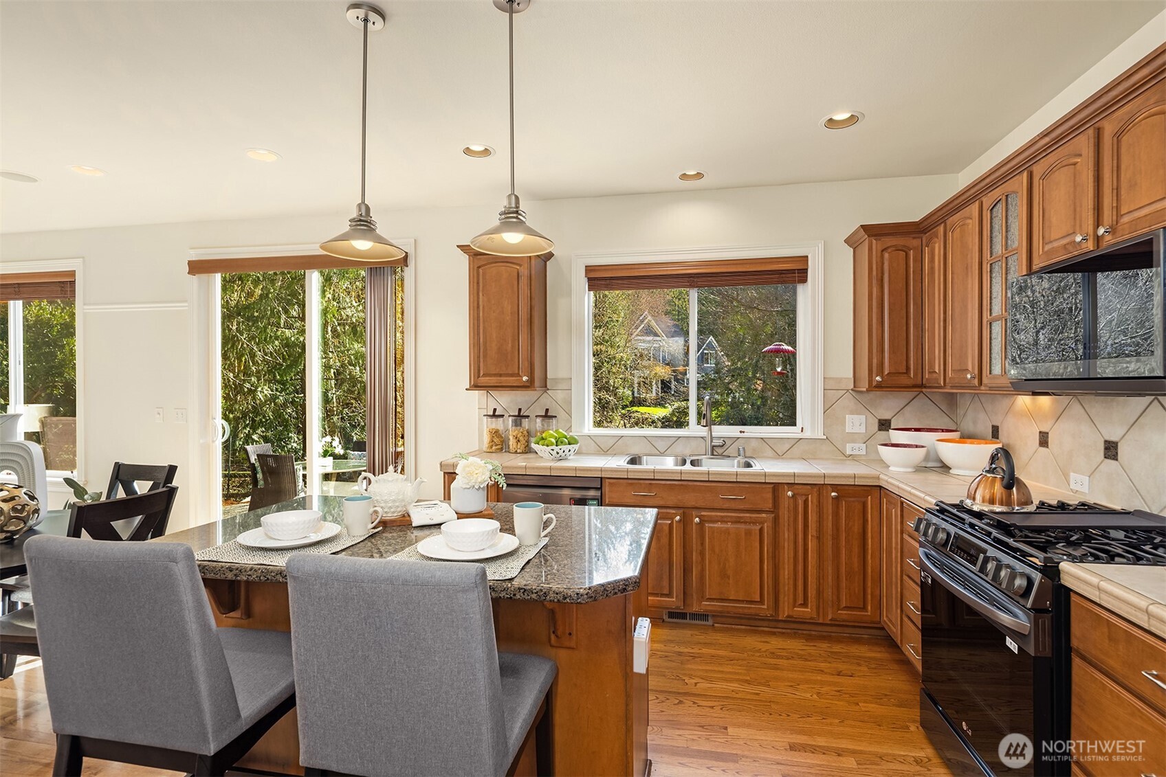 24823 SE 22nd Court , Sammamish, WA 98075
