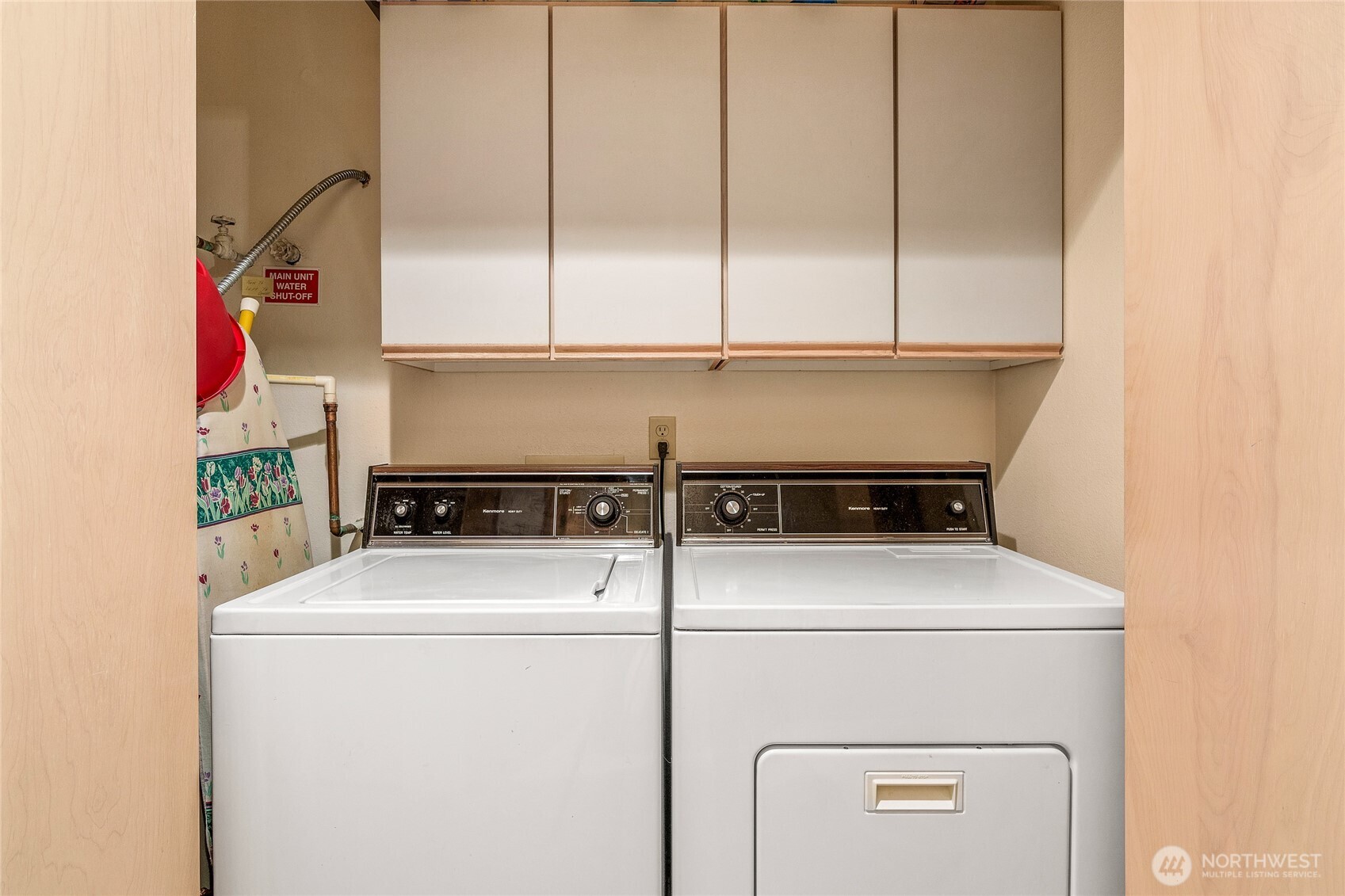 5911 200th Street SW, Lynnwood, WA 98036