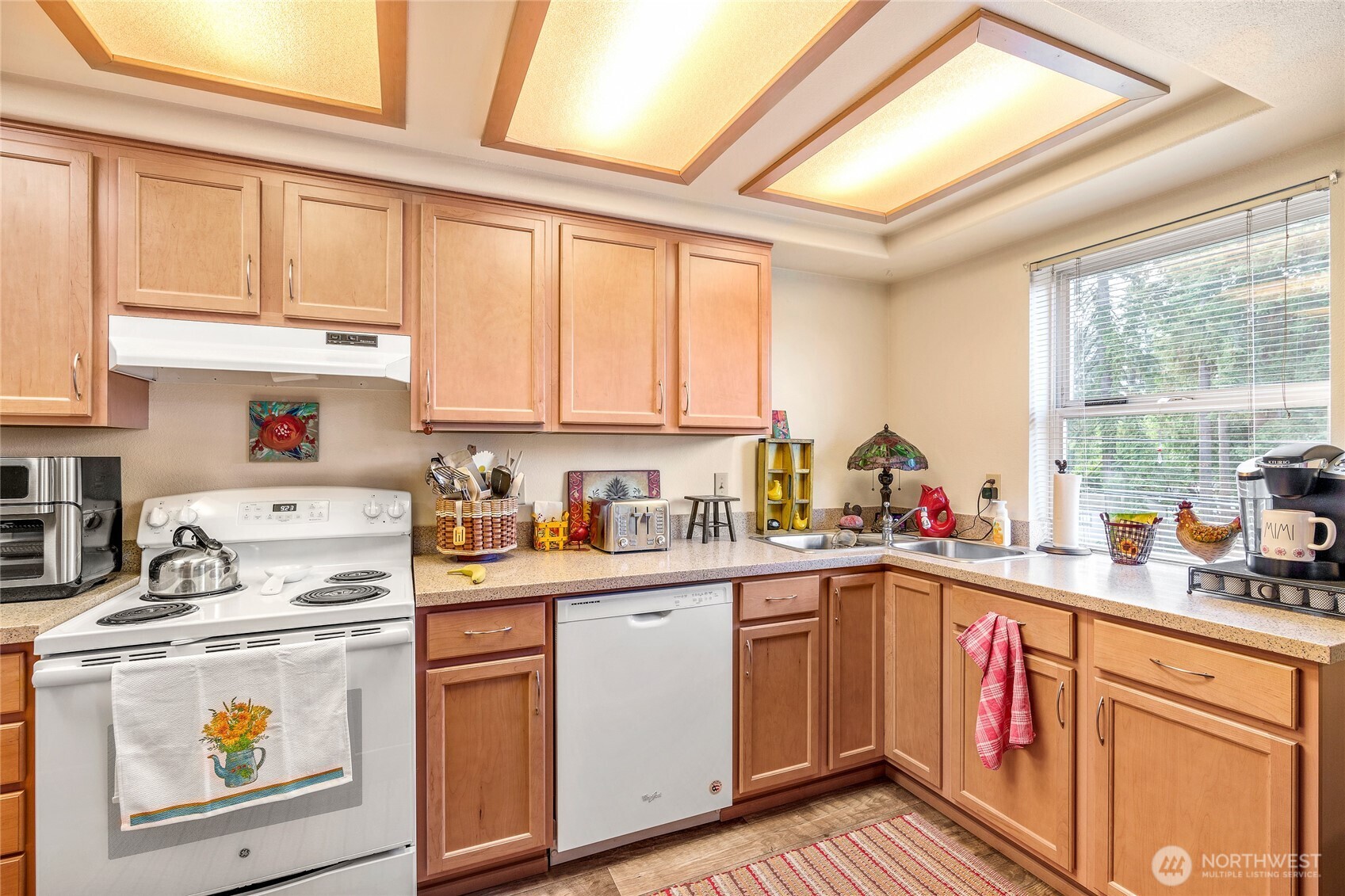 5911 200th Street SW, Lynnwood, WA 98036