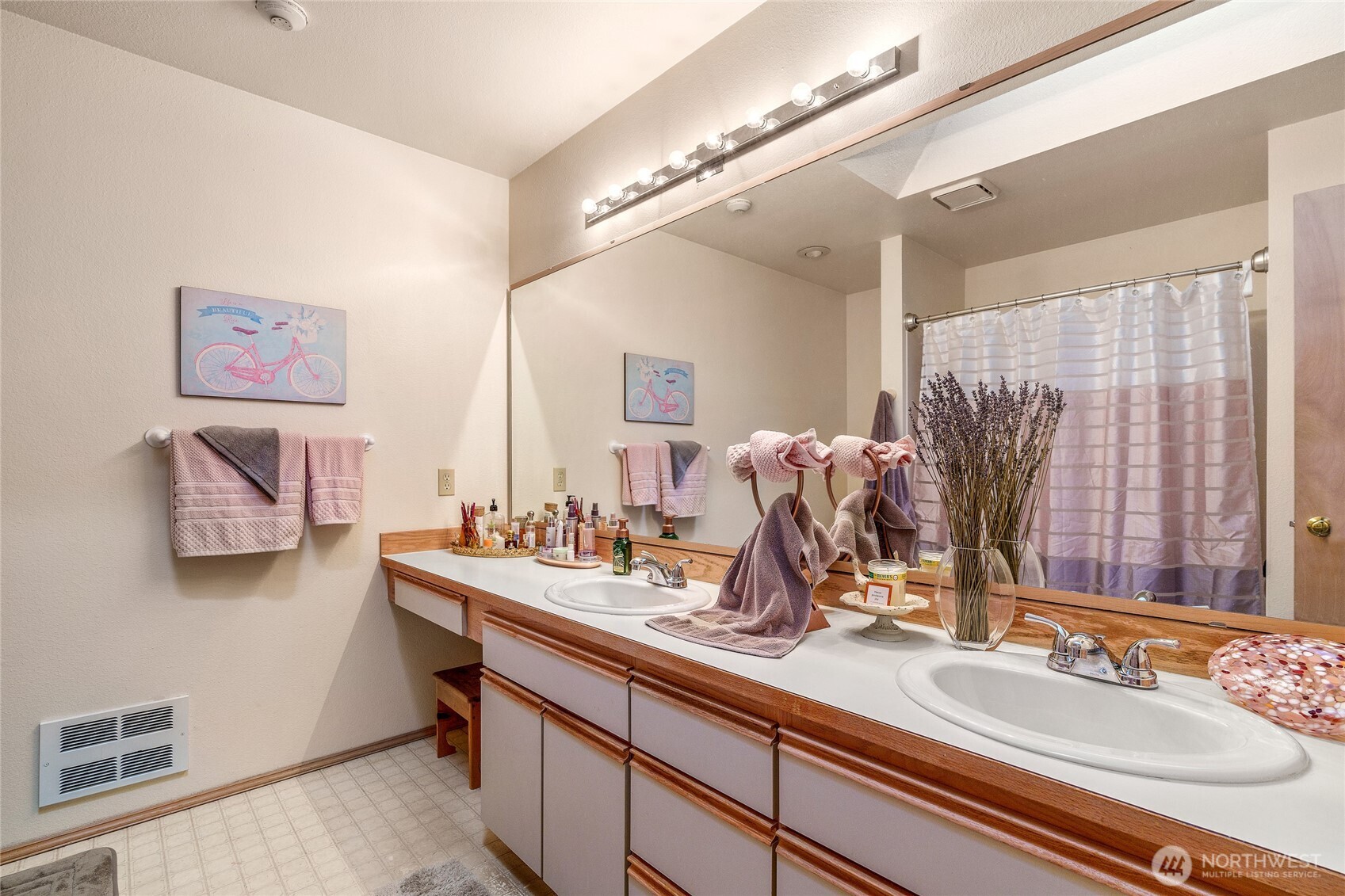 5911 200th Street SW, Lynnwood, WA 98036