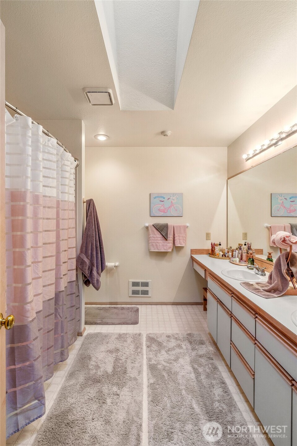 5911 200th Street SW, Lynnwood, WA 98036