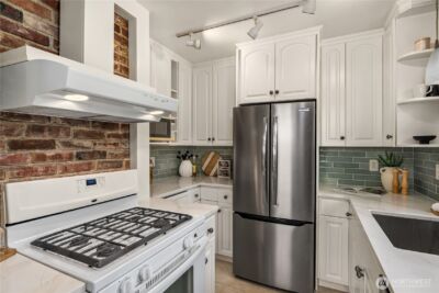 2459 24th Avenue E, Seattle, WA 98112 - Photo 11