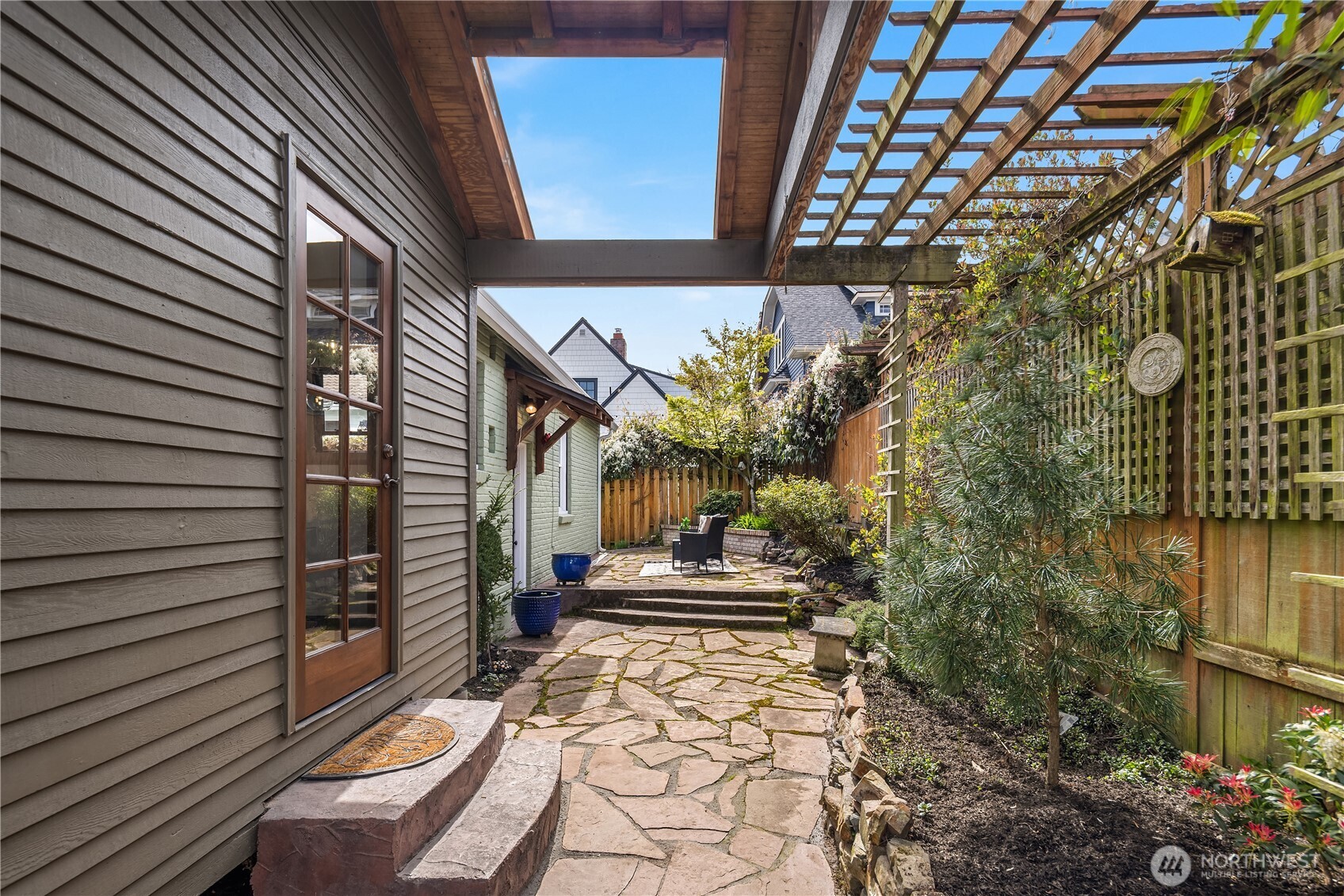 2459 24th Avenue E, Seattle, WA 98112