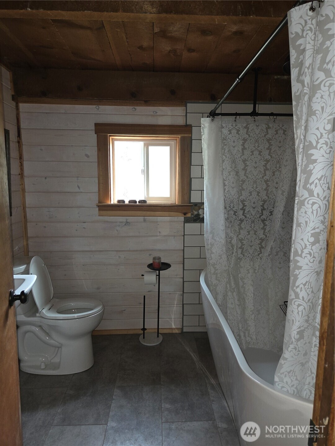83 E Cayuse Mountain Road , Tonasket, WA 98855