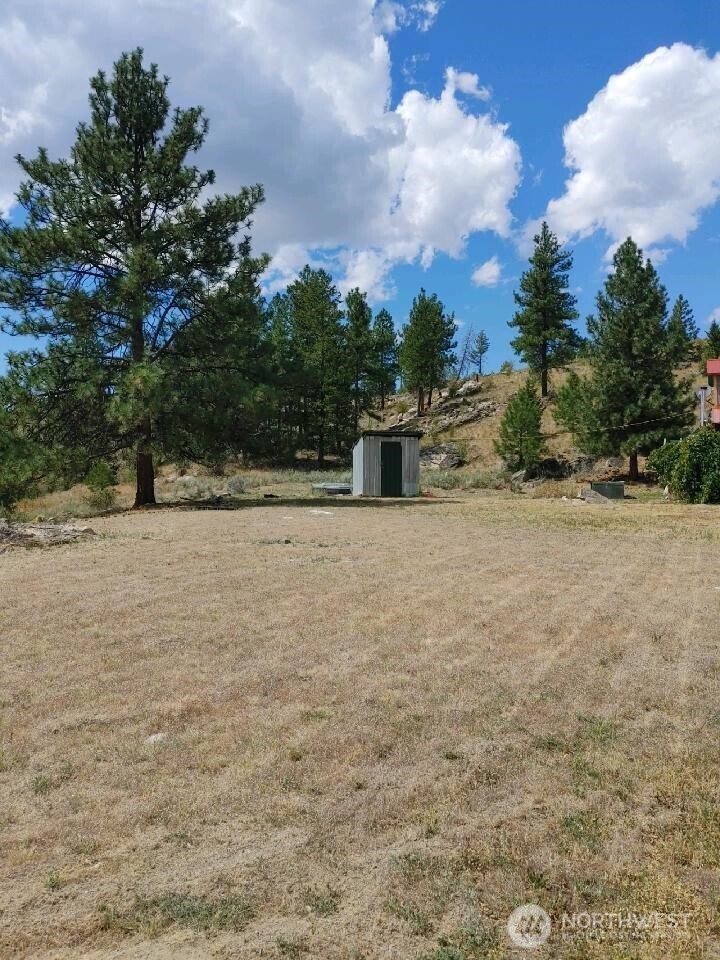 83 E Cayuse Mountain Road , Tonasket, WA 98855