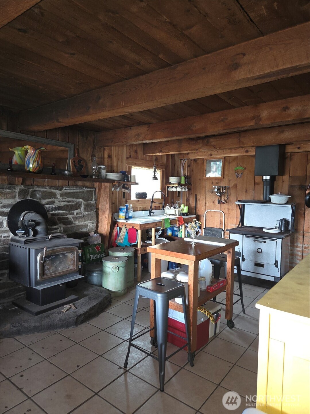 83 E Cayuse Mountain Road , Tonasket, WA 98855