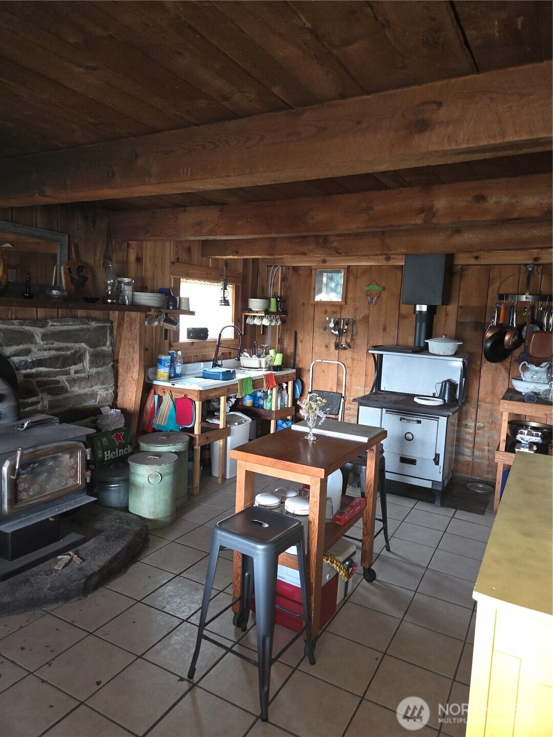83 E Cayuse Mountain Road , Tonasket, WA 98855