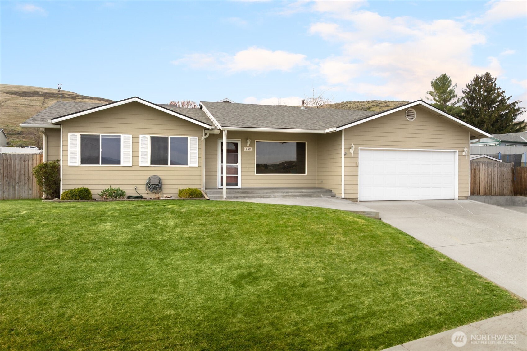 402 Lacey Avenue , Selah, WA 98942