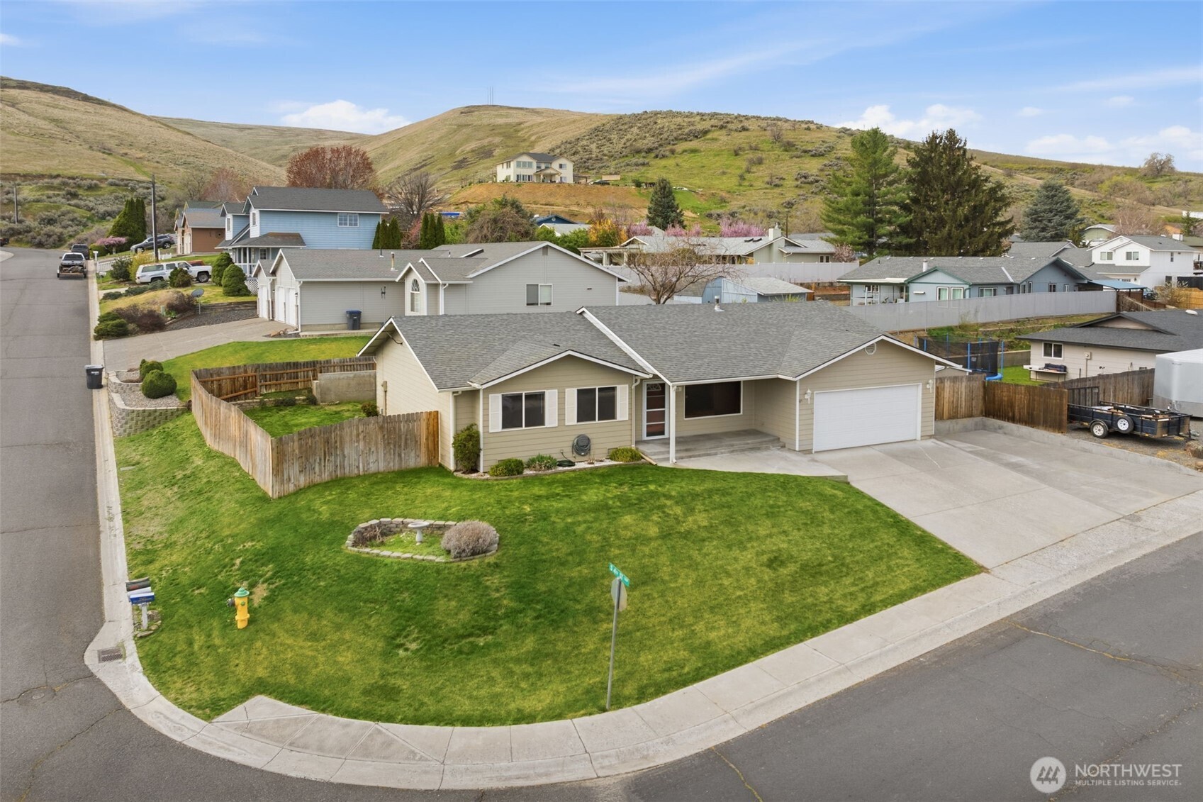 402 Lacey Avenue , Selah, WA 98942