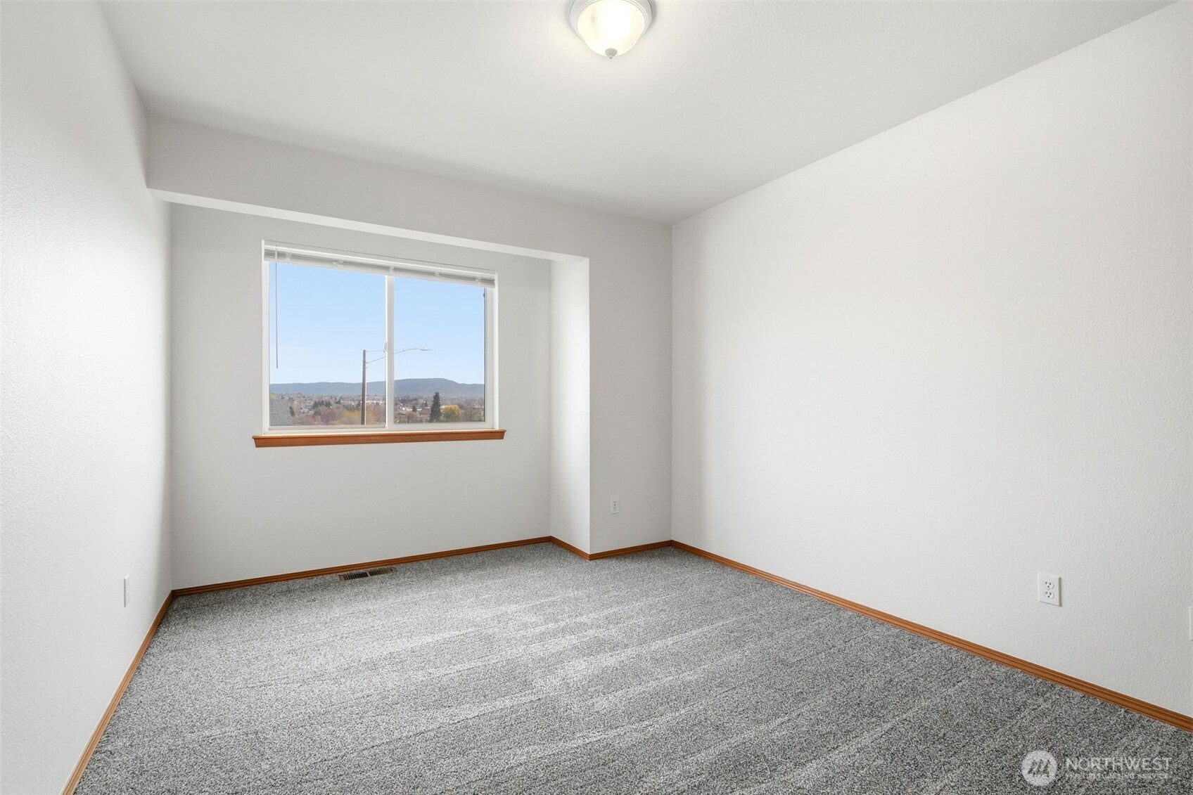 402 Lacey Avenue , Selah, WA 98942