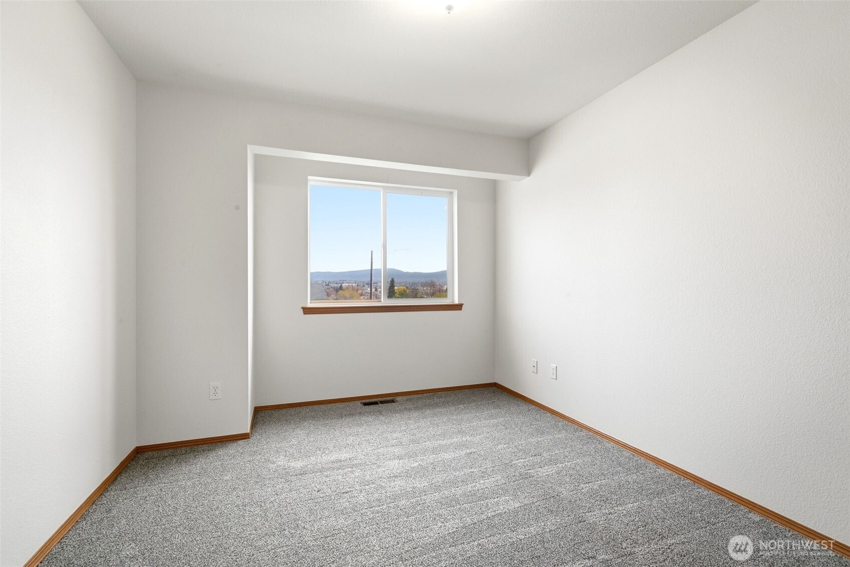 402 Lacey Avenue , Selah, WA 98942