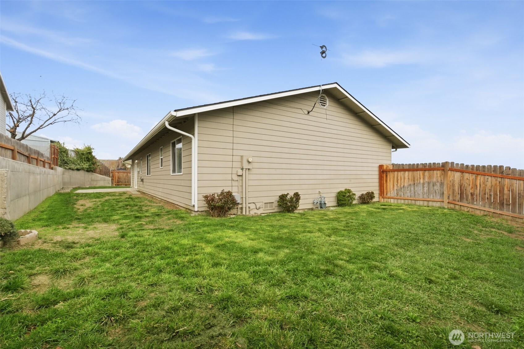 402 Lacey Avenue , Selah, WA 98942