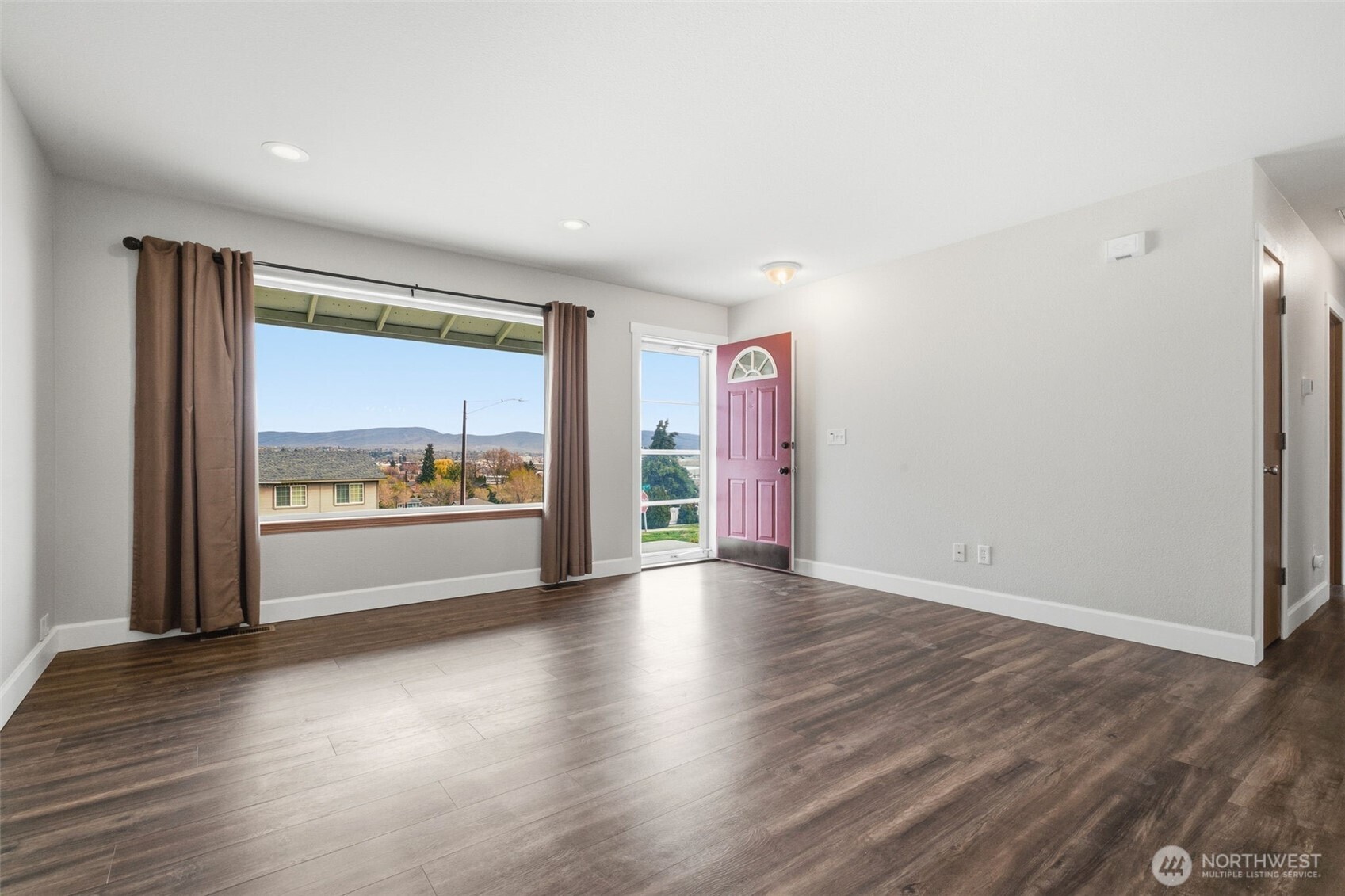 402 Lacey Avenue , Selah, WA 98942