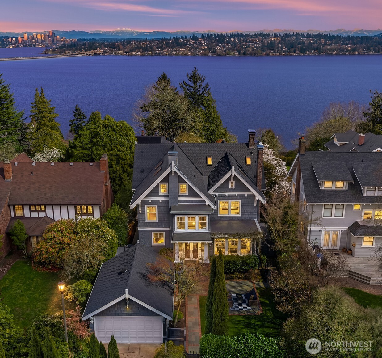 2647 Cascadia Avenue S, Seattle, WA 98144