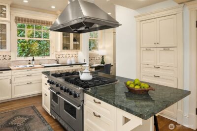 2647 Cascadia Avenue S, Seattle, WA 98144 - Photo 17