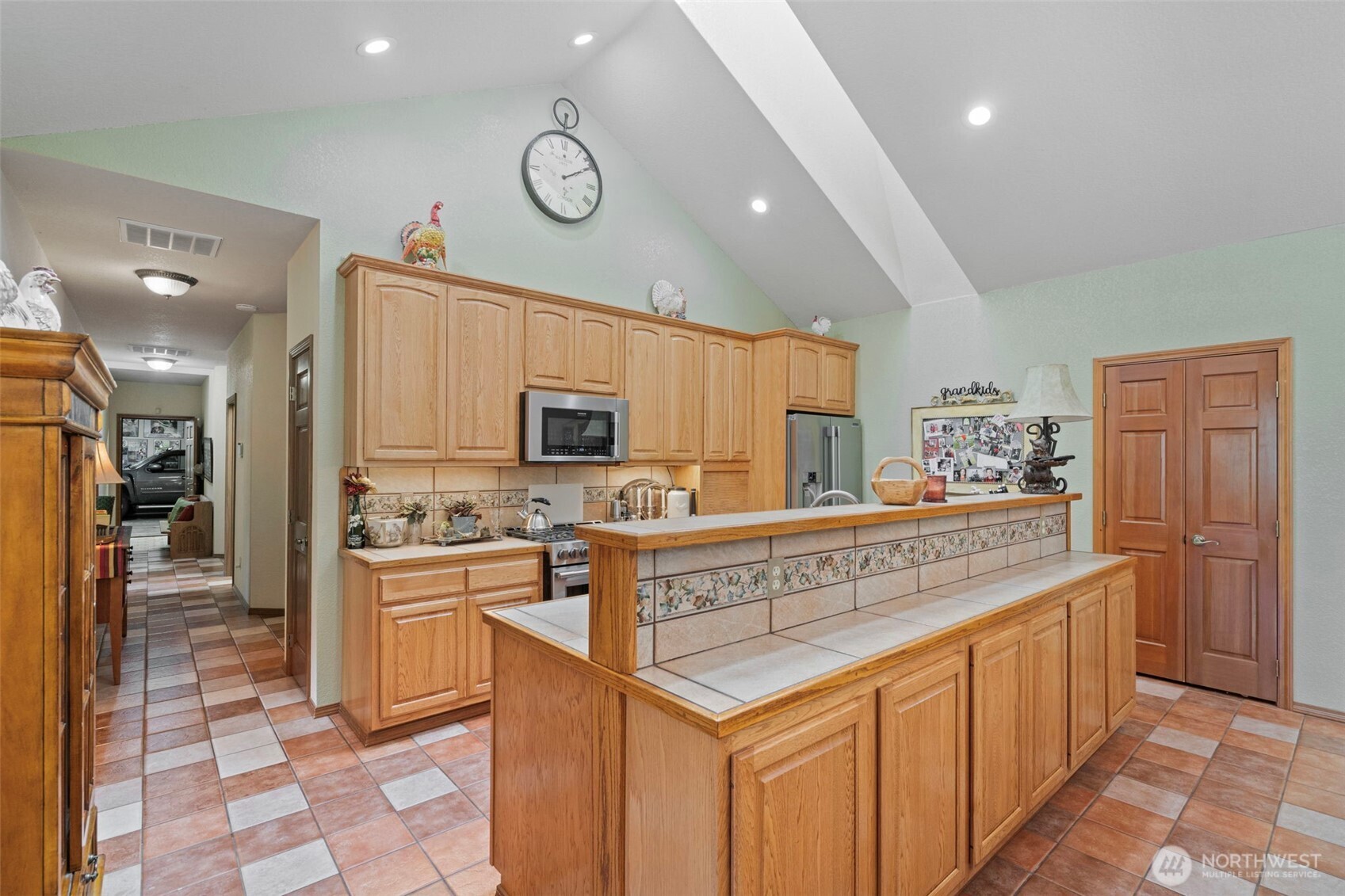 5007 Foxtrail Drive NE, Olympia, WA 98516-2121