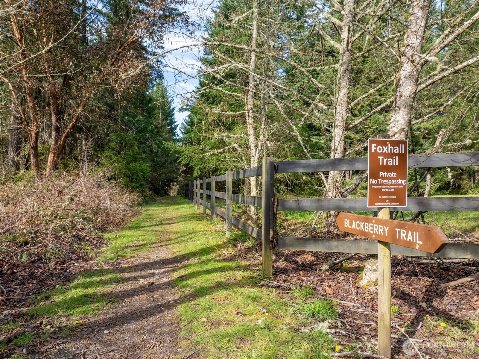 5007 Foxtrail Drive NE, Olympia, WA 98516-2121