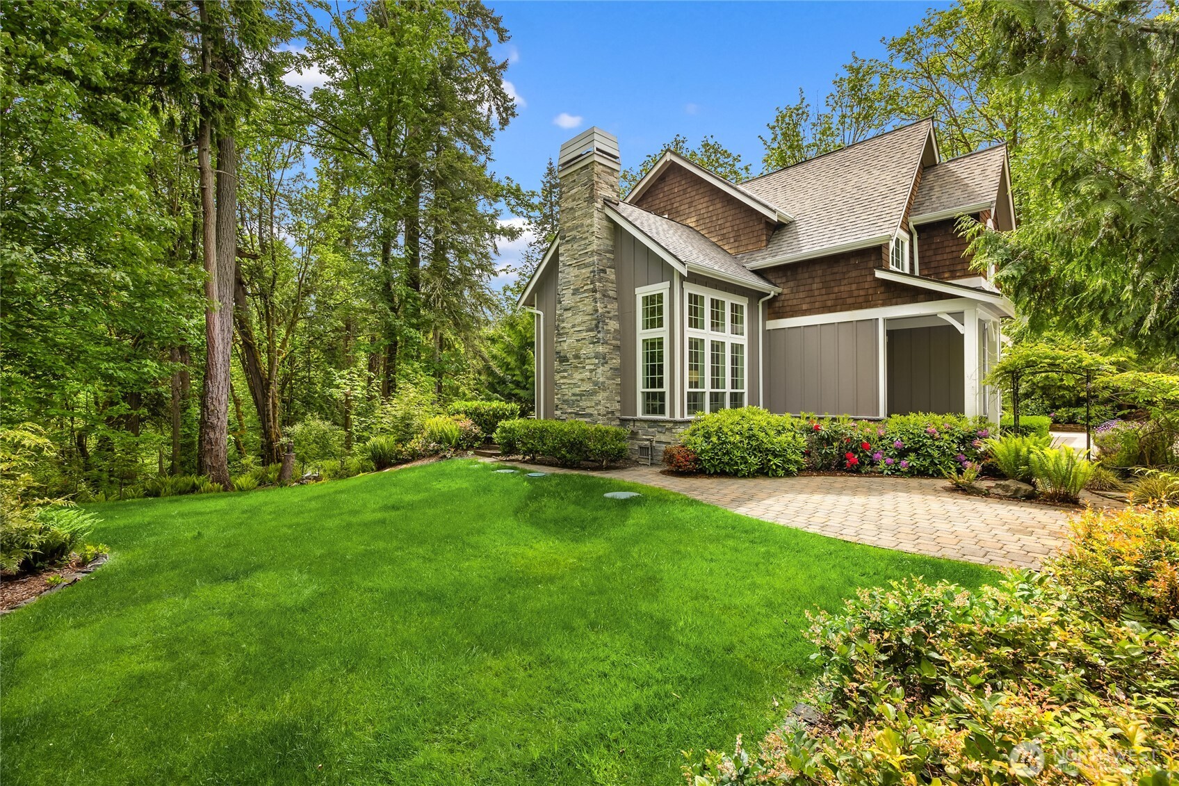 3029 Yankee Girl Circle NE, Bainbridge Island, WA 98110