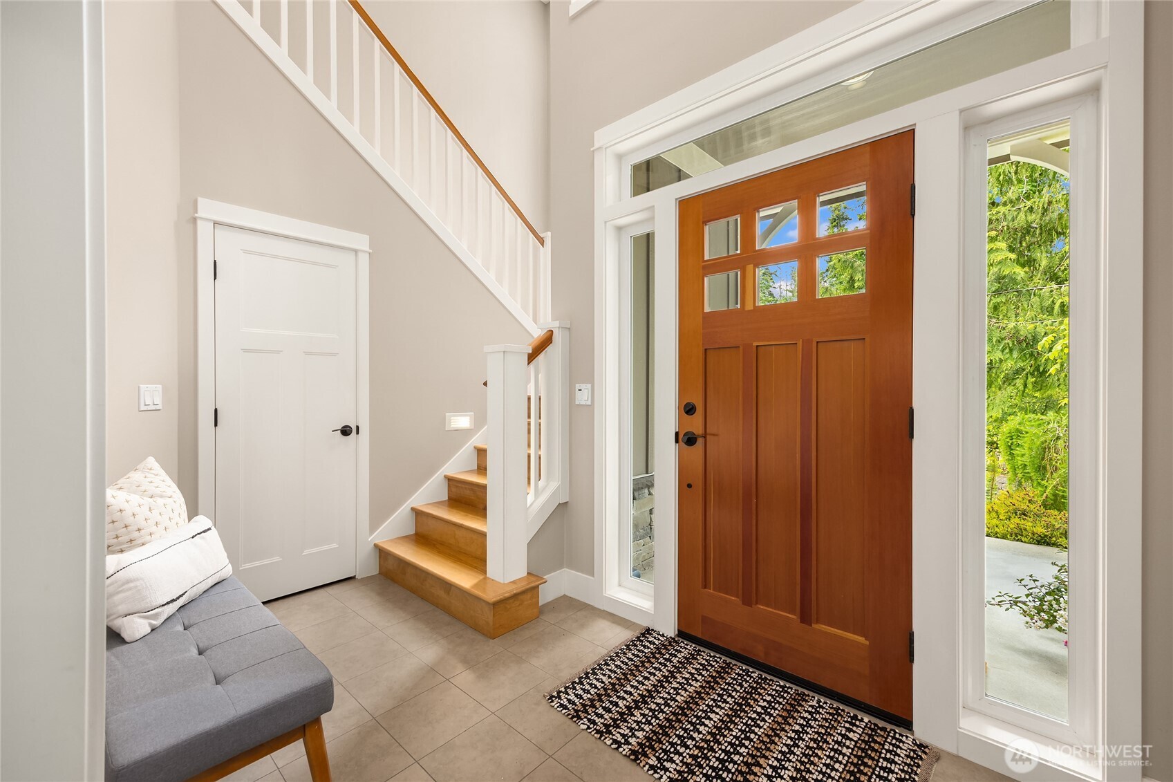 3029 Yankee Girl Circle NE, Bainbridge Island, WA 98110