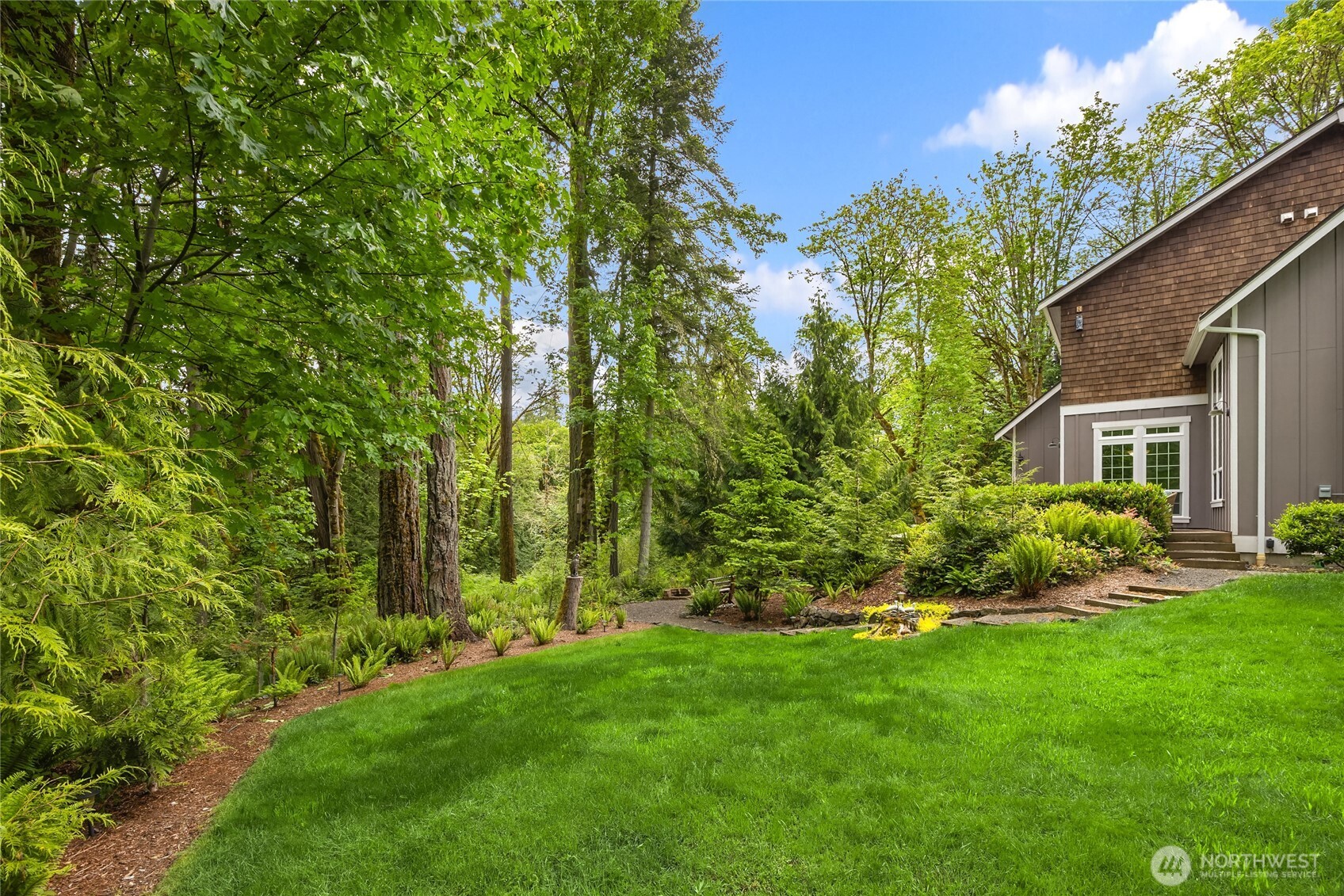3029 Yankee Girl Circle NE, Bainbridge Island, WA 98110