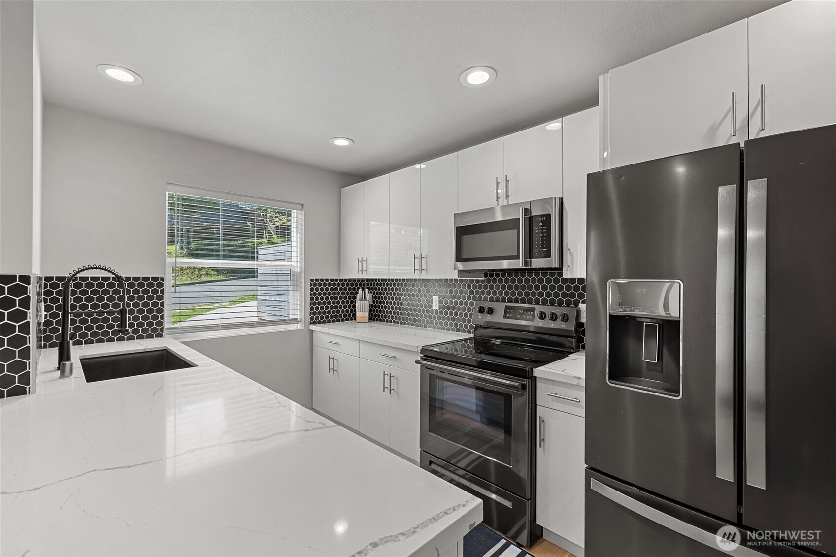 2535 SE I St #A, Tacoma, WA 98405