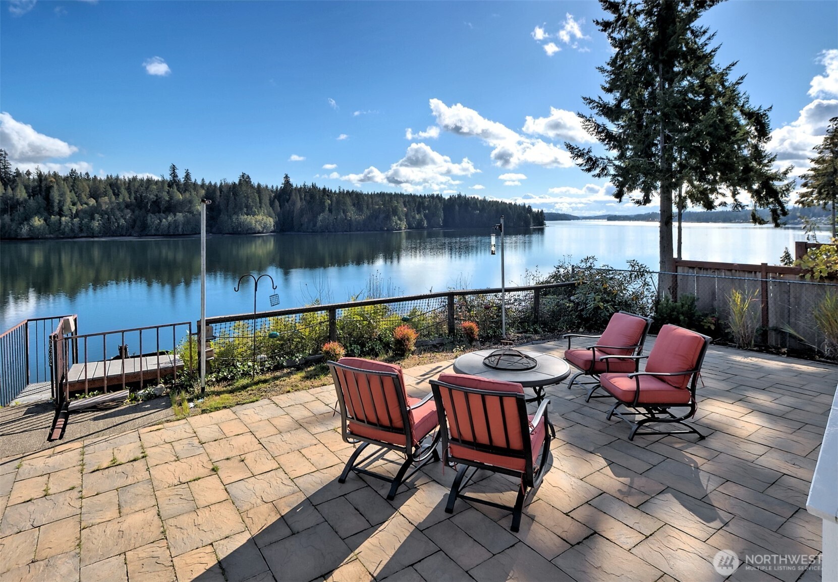 240 E Orchard Beach Drive , Grapeview, WA 98546