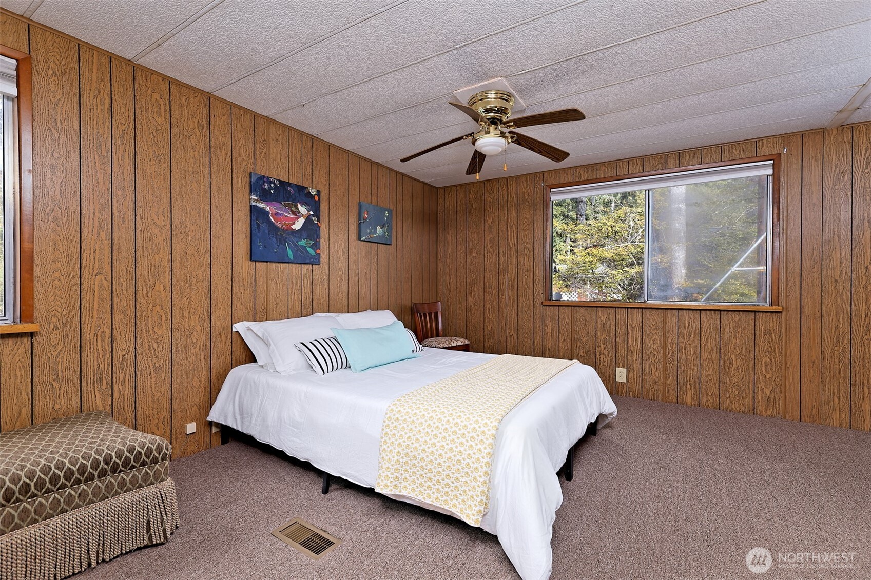 240 E Orchard Beach Drive , Grapeview, WA 98546