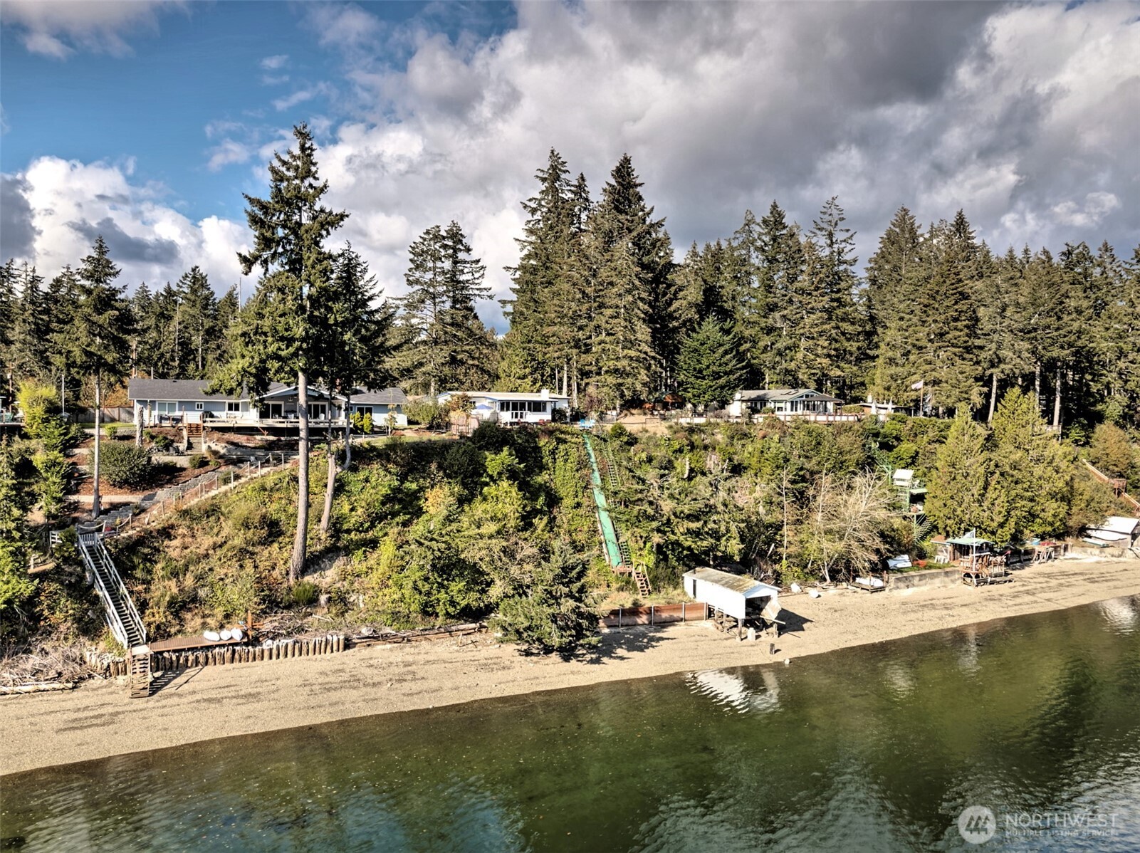 240 E Orchard Beach Drive , Grapeview, WA 98546