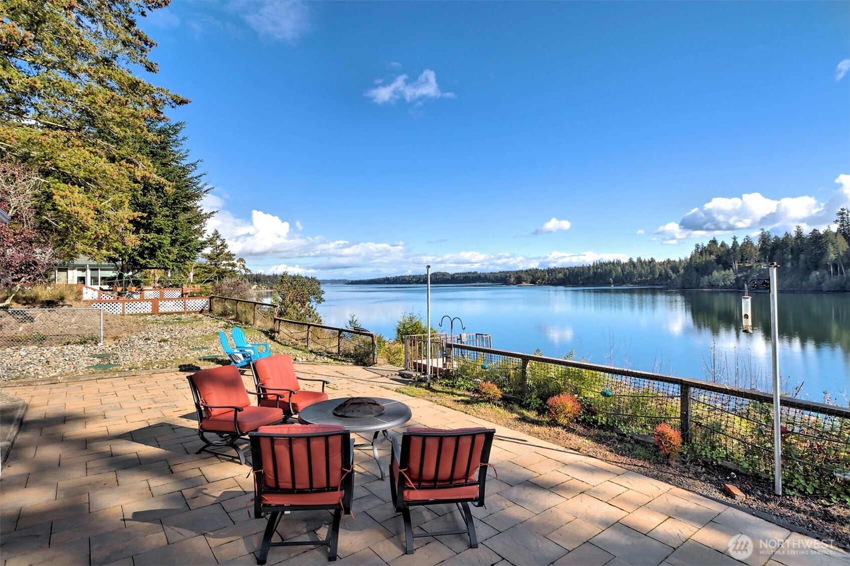 240 E Orchard Beach Drive , Grapeview, WA 98546