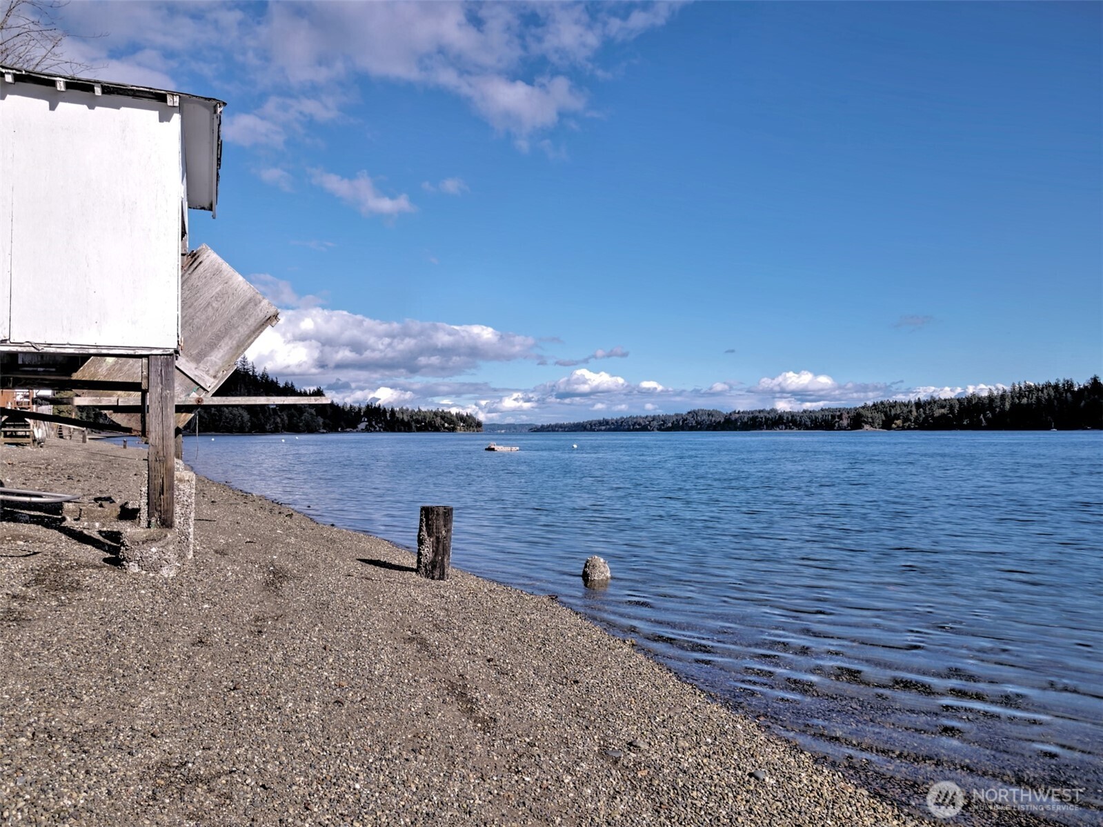 240 E Orchard Beach Drive , Grapeview, WA 98546