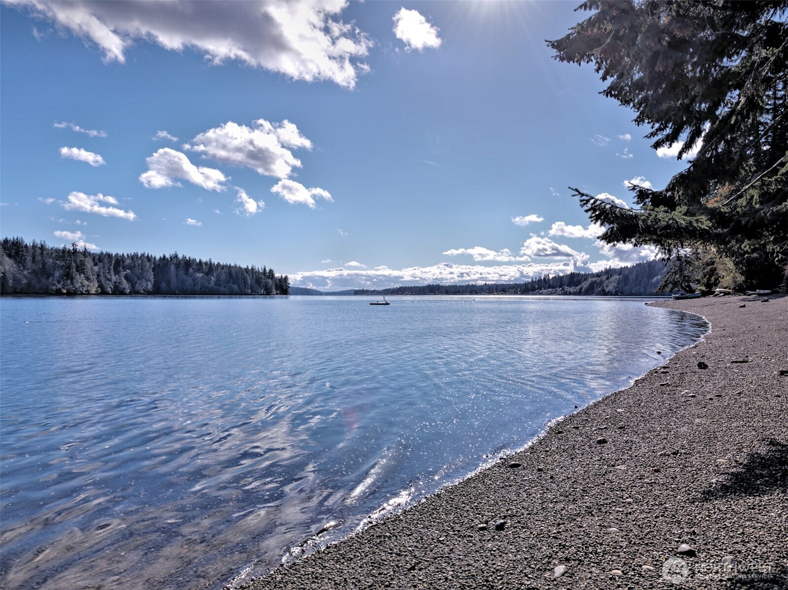 240 E Orchard Beach Drive , Grapeview, WA 98546