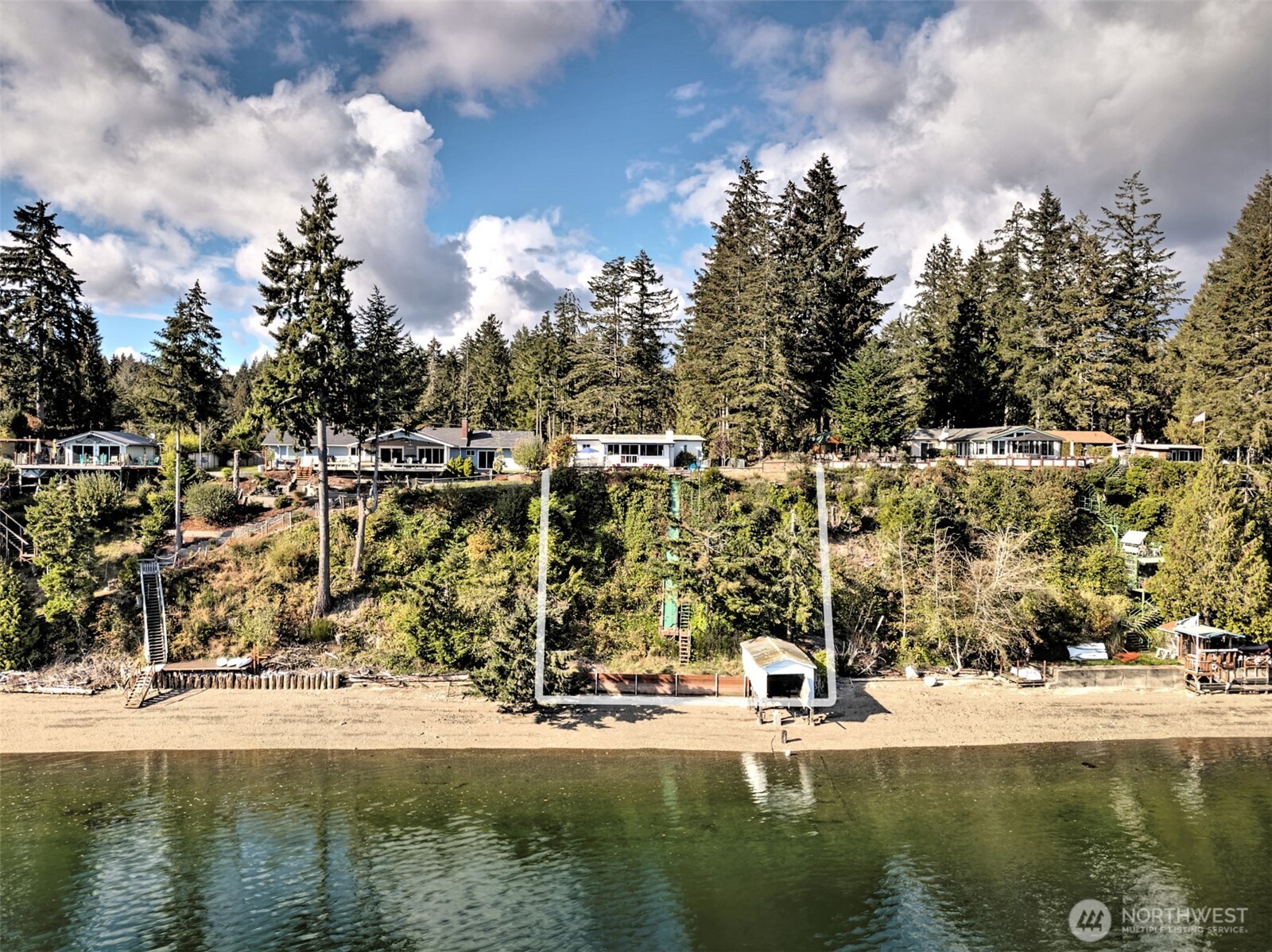 240 E Orchard Beach Drive , Grapeview, WA 98546
